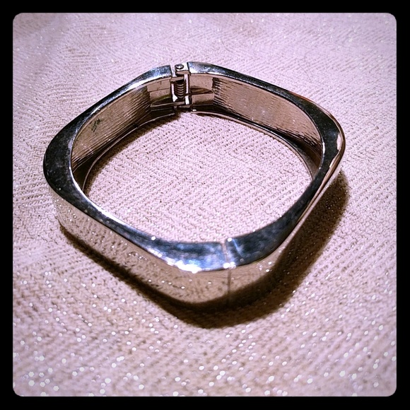 Shiny Metal Bracelet - Picture 1 of 4